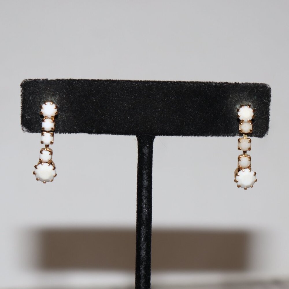 💛🤍 Vintage Gold & White Rhinestone Dangle Earrings · Post · 0.75" Tall